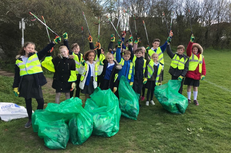 infant school litter picking group